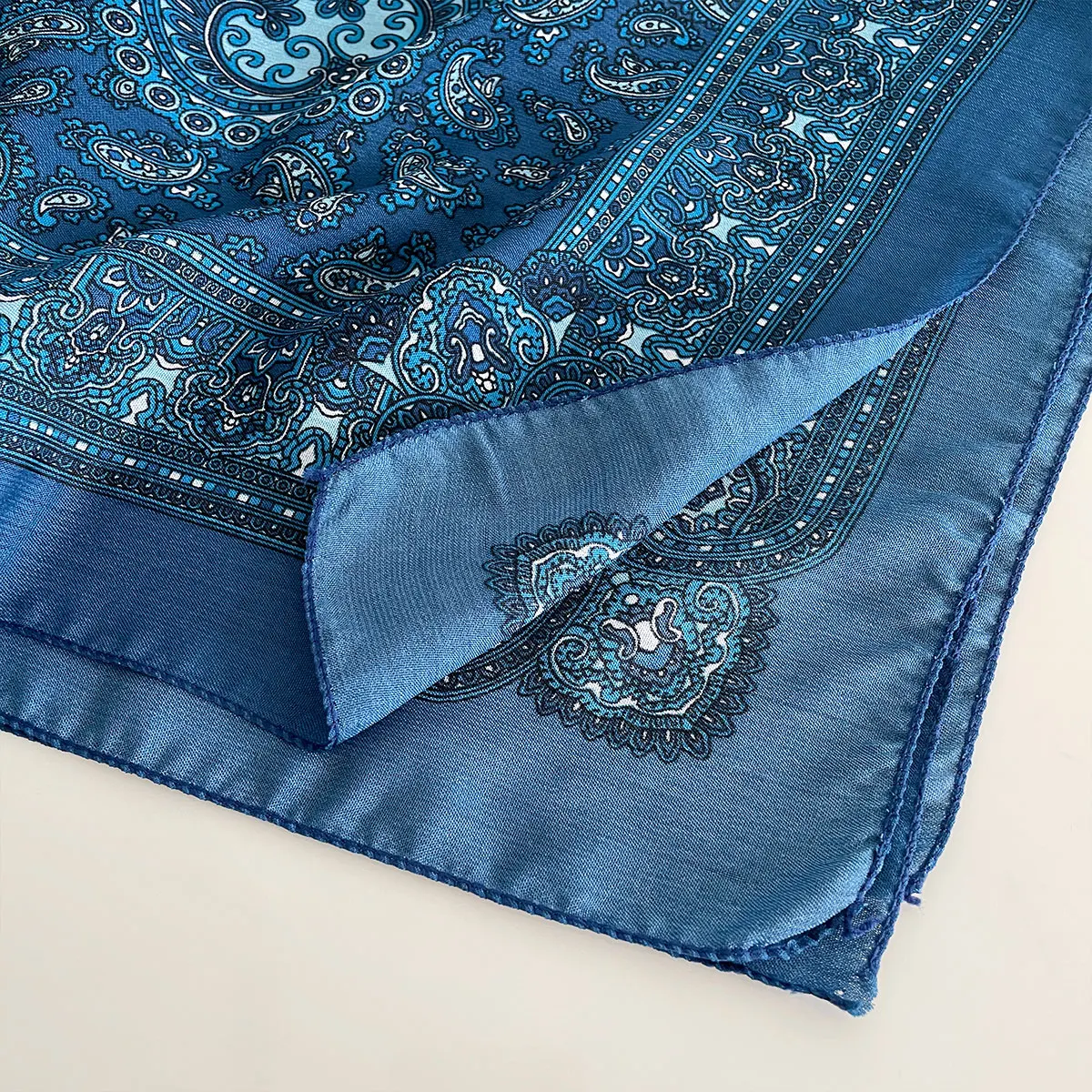 New Fashion 70X70cm Women's Scarf Paisley Print Scarf Cotton Texture Square Shawl Decorative Headband Neck Luxury Design Bandana