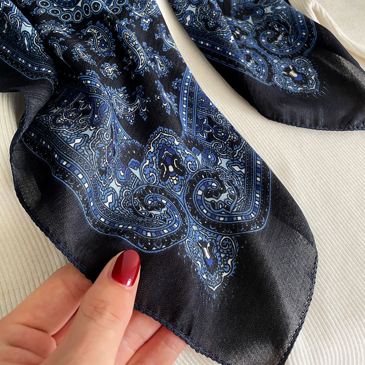 New Fashion 70X70cm Women's Scarf Paisley Print Scarf Cotton Texture Square Shawl Decorative Headband Neck Luxury Design Bandana