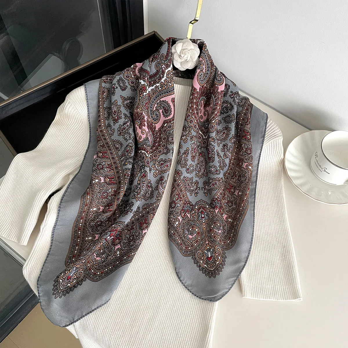 New Fashion 70X70cm Women's Scarf Paisley Print Scarf Cotton Texture Square Shawl Decorative Headband Neck Luxury Design Bandana