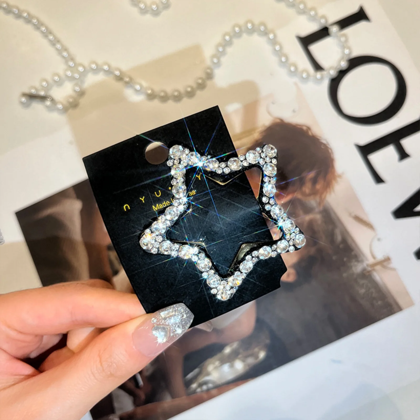 1/4PCS Rhinestone Star Hair Clips for Women: Stylish Hair Accessories to Elevate Your Updo, Ideal for Parties & Daily Looks