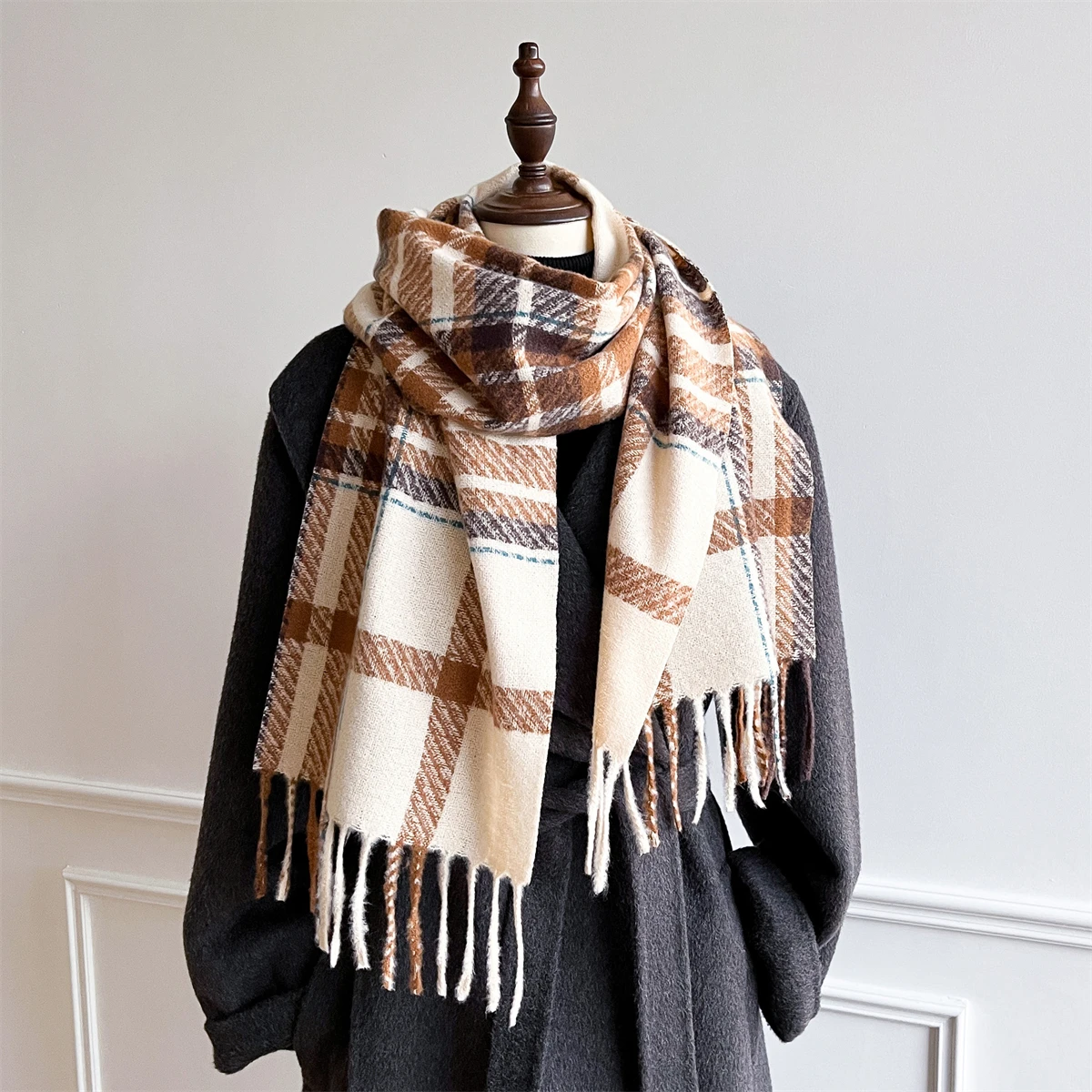 New Embossed Cashmere Women's Winter Scarf Warm Chunky Shawl Luxury Designer Tassels Pashmina Bufanda Lady Wrap Man Scarves