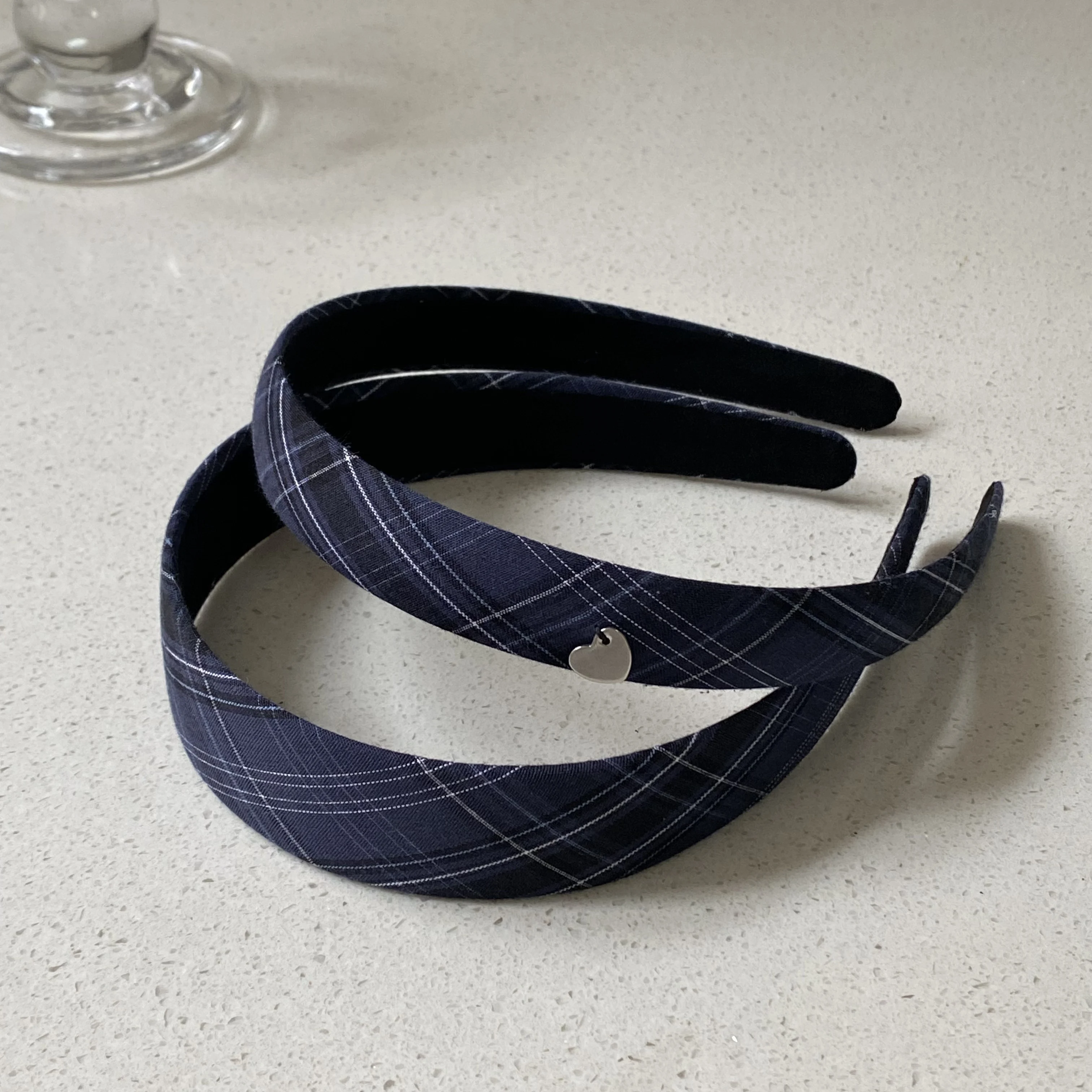 1PC Navy Blue Plaid Hair Headbands With Heart Decor, Stylish Hair Accessories For Women, Cute Hairbands For Daily And Party Wear
