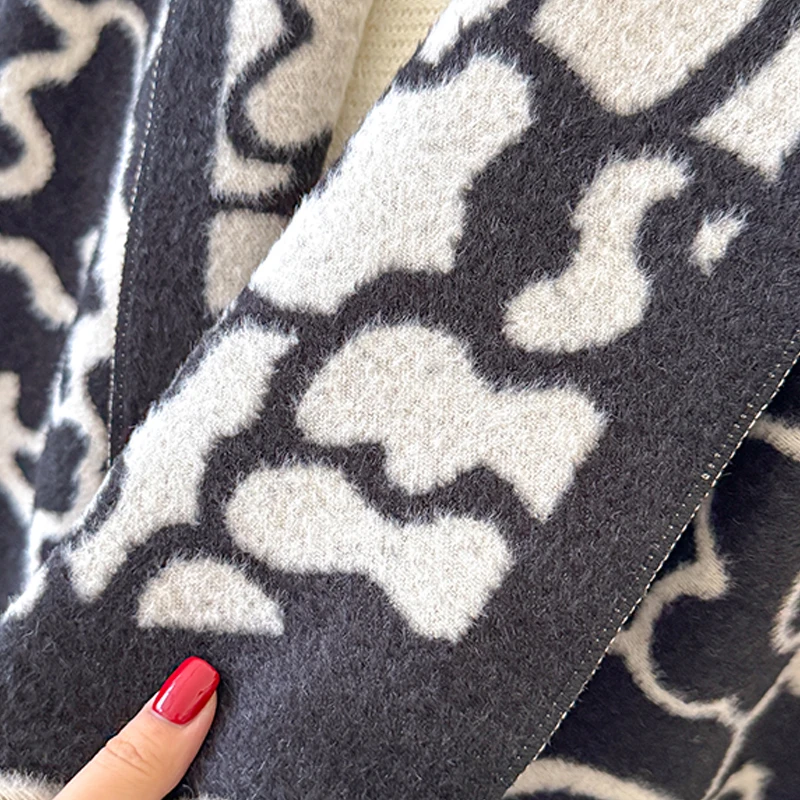 2025 New Design Women's Winter Cashmere Scarf - Elegant Warm Leopard Print Pashmina Shawl, Poncho & Bufanda
