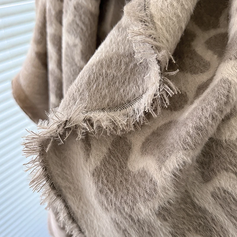 2025 New Design Women's Winter Cashmere Scarf - Elegant Warm Leopard Print Pashmina Shawl, Poncho & Bufanda