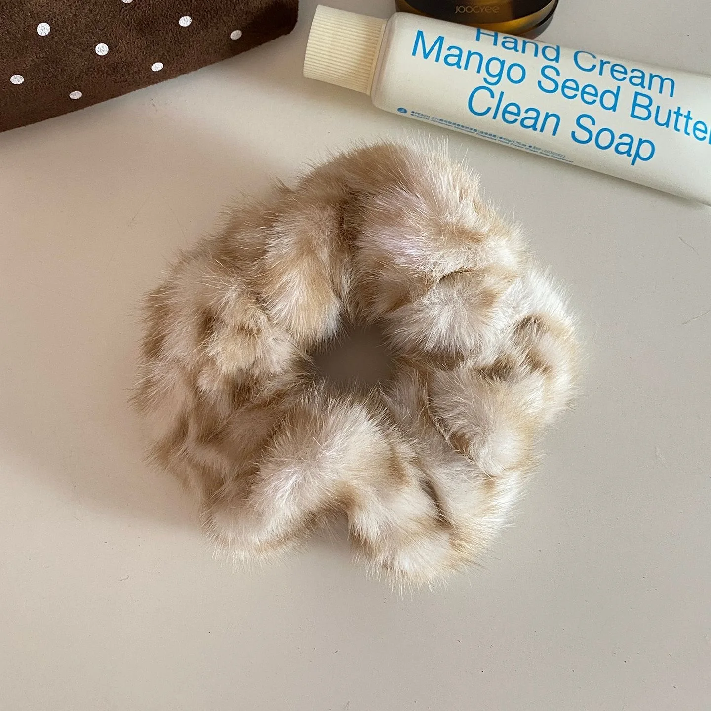 1pc Autumn and Winter Retro Fashion Leopard Print Fuzzy Hair Scrunchie High Elastic Plush Large Hair Tie for Women