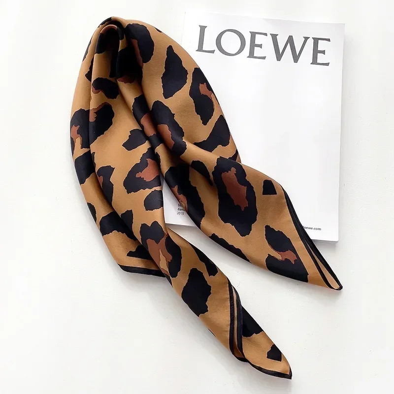 1pcs 70cm Retro Leopard Print Silk Scarf Women Imitation Silk Fashion Versatile Headwear Bag Accessories Clothing Square Scarf