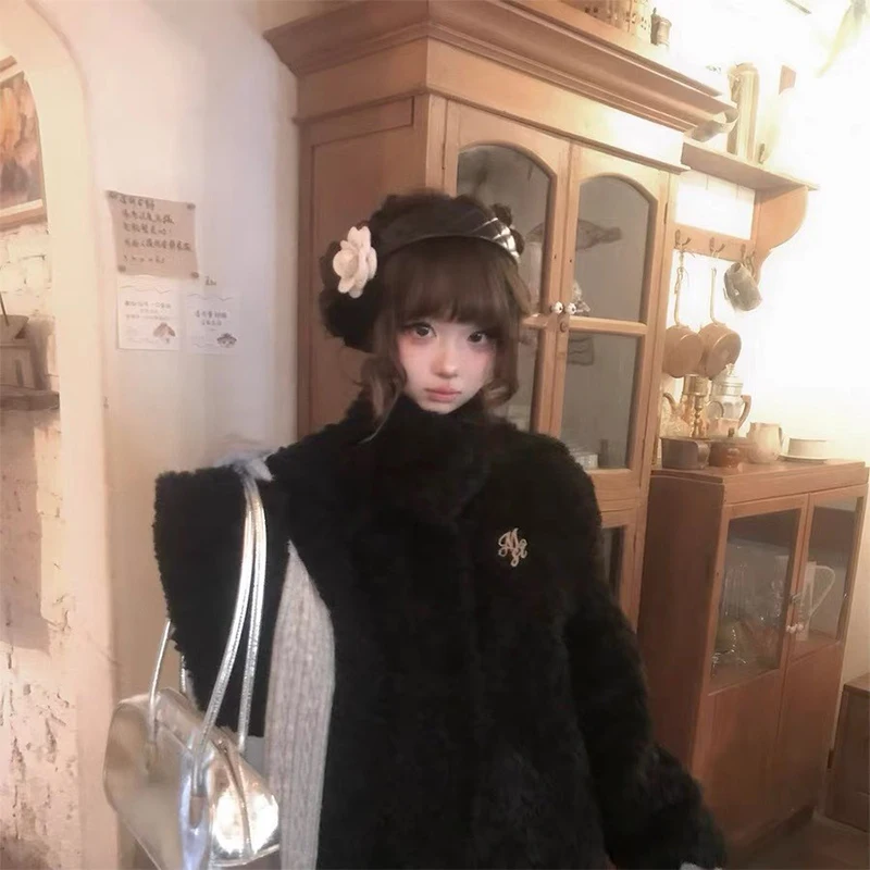 2026 Elegant Camellia Diamond Grid Leather Wide Edge Headband Fashionable Dressing Accessories Vintage Pressed Hair Headpiece
