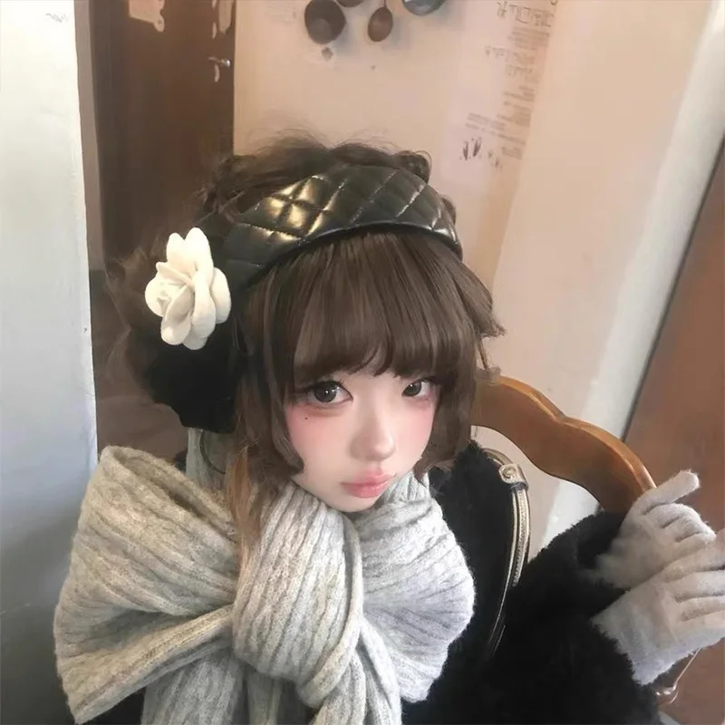 2026 Elegant Camellia Diamond Grid Leather Wide Edge Headband Fashionable Dressing Accessories Vintage Pressed Hair Headpiece