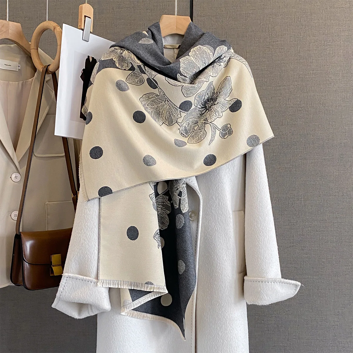 Women Autumn Winter Brand Thick Warm Scarves Cashmere Dot Floral Scarf Luxury Designer Shawl Wrap Poncho Echarpe Stoles Pashmina