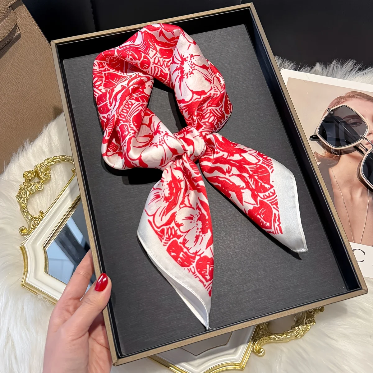Elegant 27.56inch Floral Print 70cm Square Beach Satin Scarf Casual Elegant Thin Breathable Neck Women Head Wrap Hair Scarves