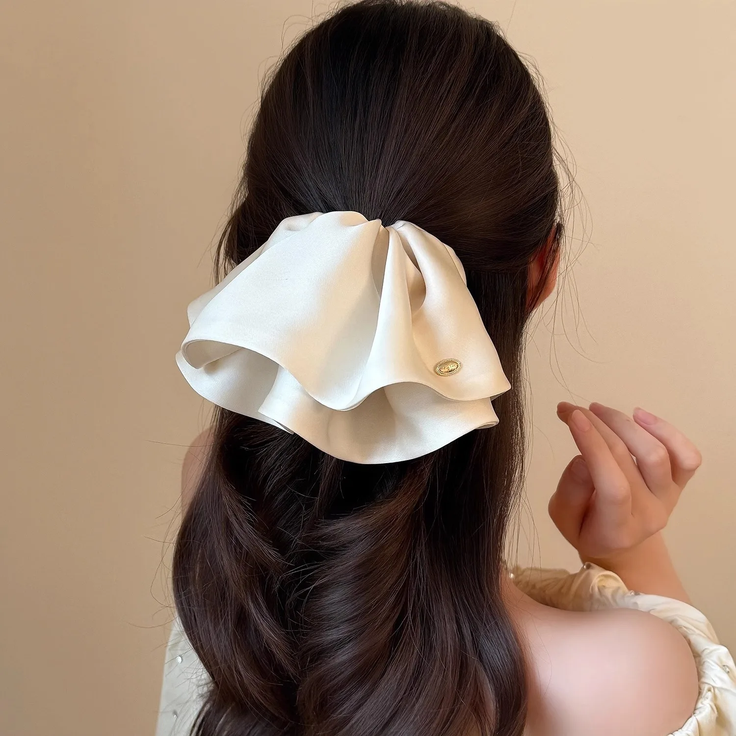 Satin Large Bow 4CM Hair Claw Clips Ponytail Holder Women Girls Hair Barrettes Clamps Hairpins Hair Accessories Fashion