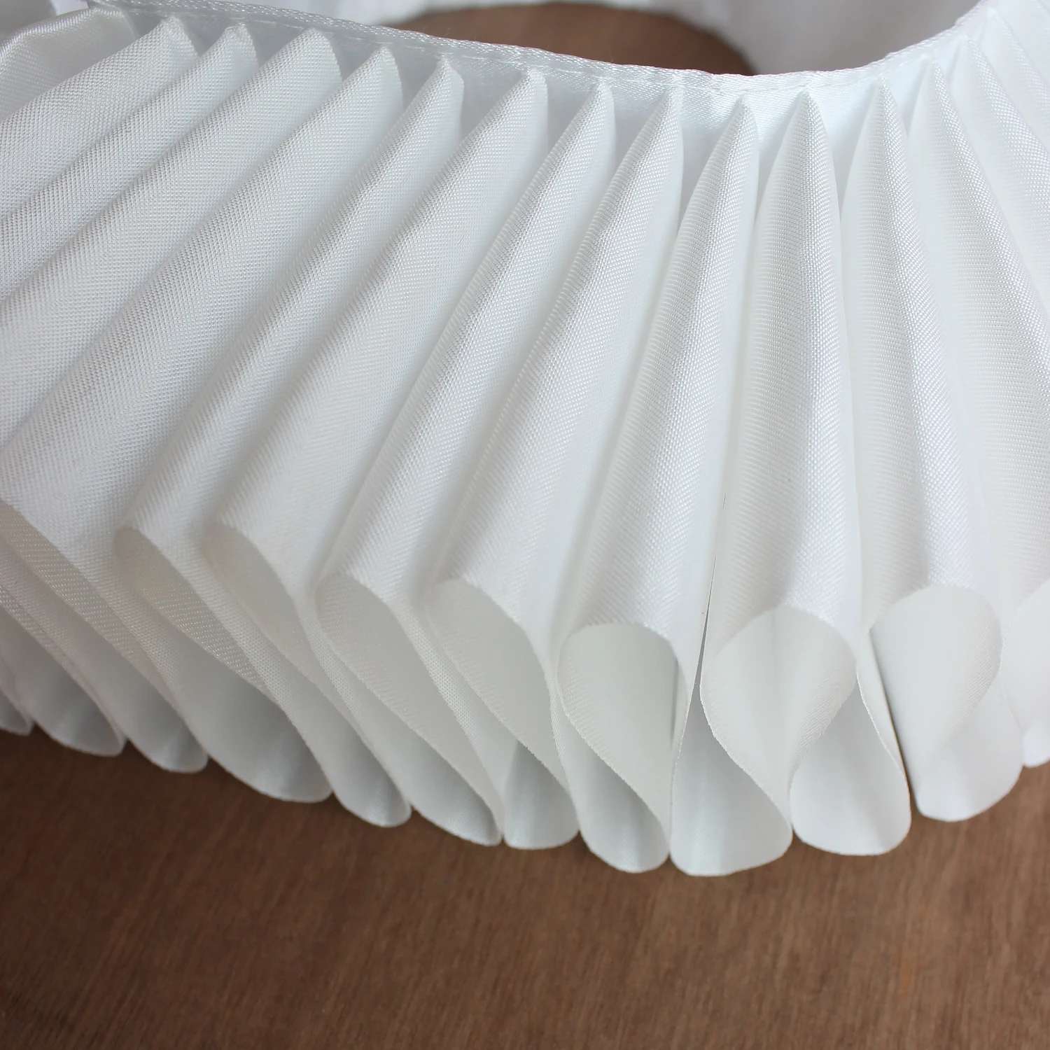 1 Piece Renaissance Ruffled Ladies' False Collar. It Is Classical, Beautiful And Of Good Quality, Suitable For Spring, Autumn