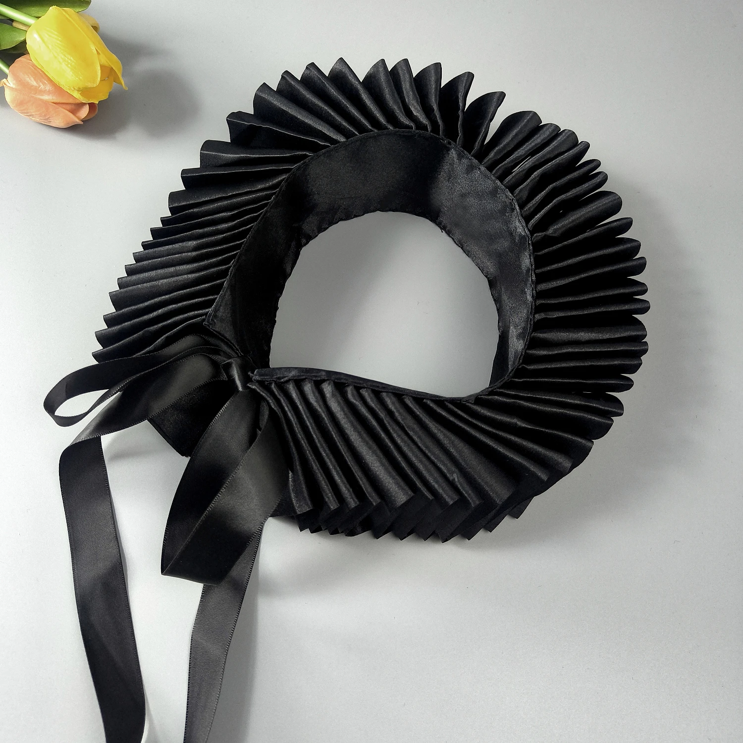 1 Piece Renaissance Ruffled Ladies' False Collar. It Is Classical, Beautiful And Of Good Quality, Suitable For Spring, Autumn