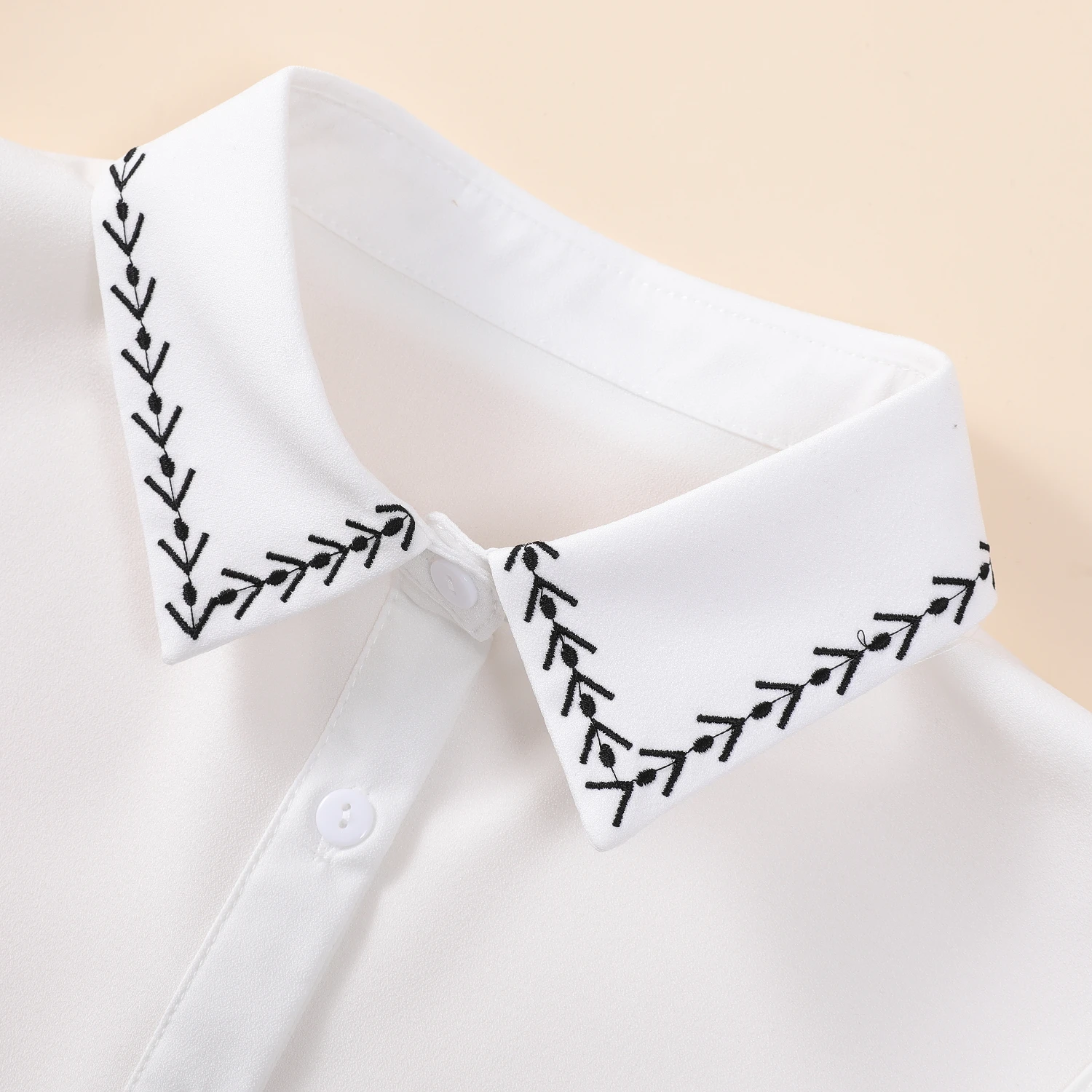 1 Piece of Decorative Fake Collar for Women, Versatile Fake Collar, Exquisite Shirt Fake Collar, Base Layer with Embroidery, Sui