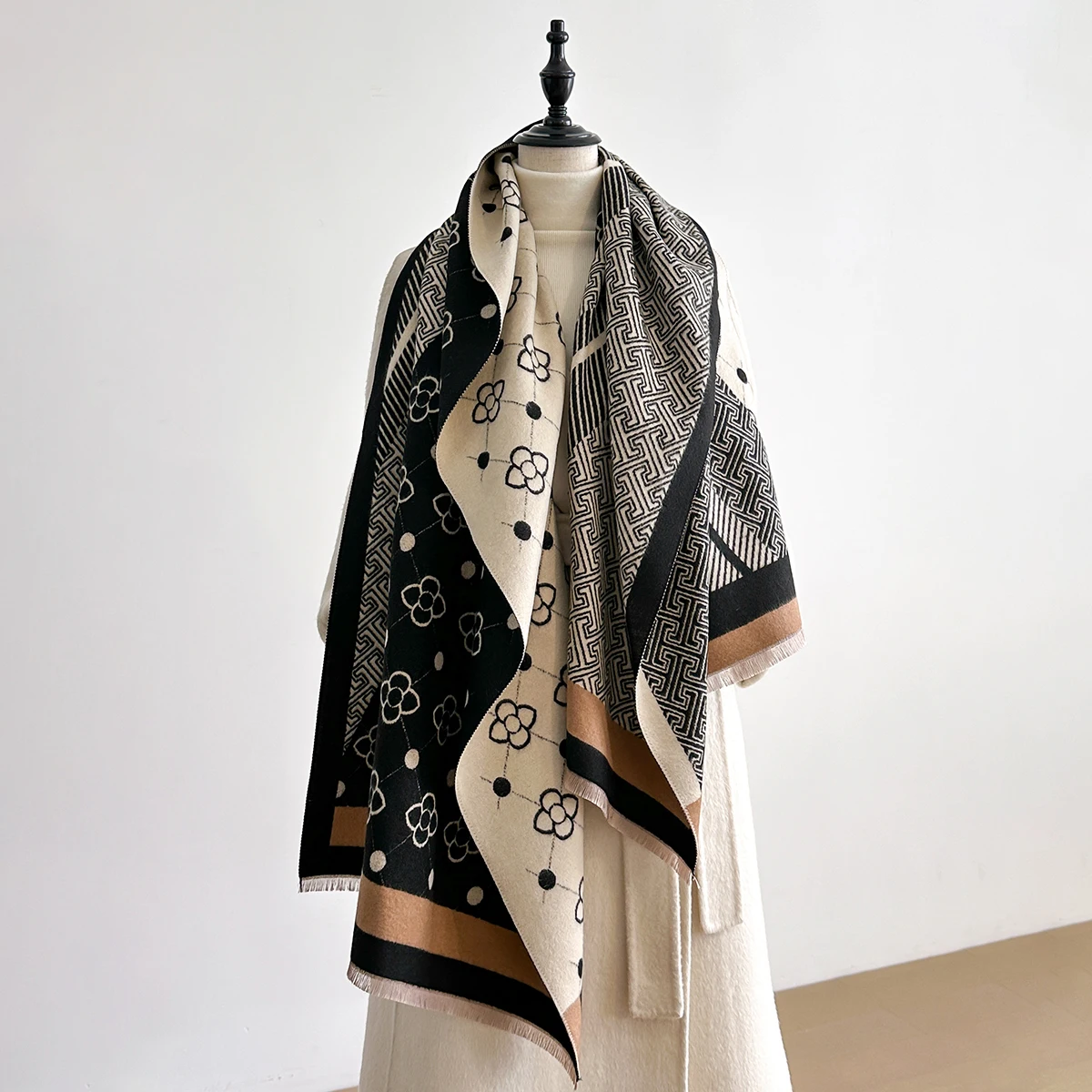 New Brand Elegance Two-Sided Print Scarf Soft Warm Fringe Pashmina Shawl Autumn and Winter Outdoor Coldproof Windproof Blanket