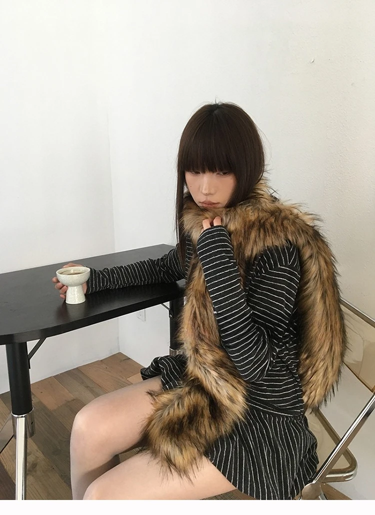 Y2K Women Faux Fox Fur Long Scarf Men Winter Warm Thickened Lengthened Scarf Neck Fur Collar Dress Cape Sexy Party Dress Shawls