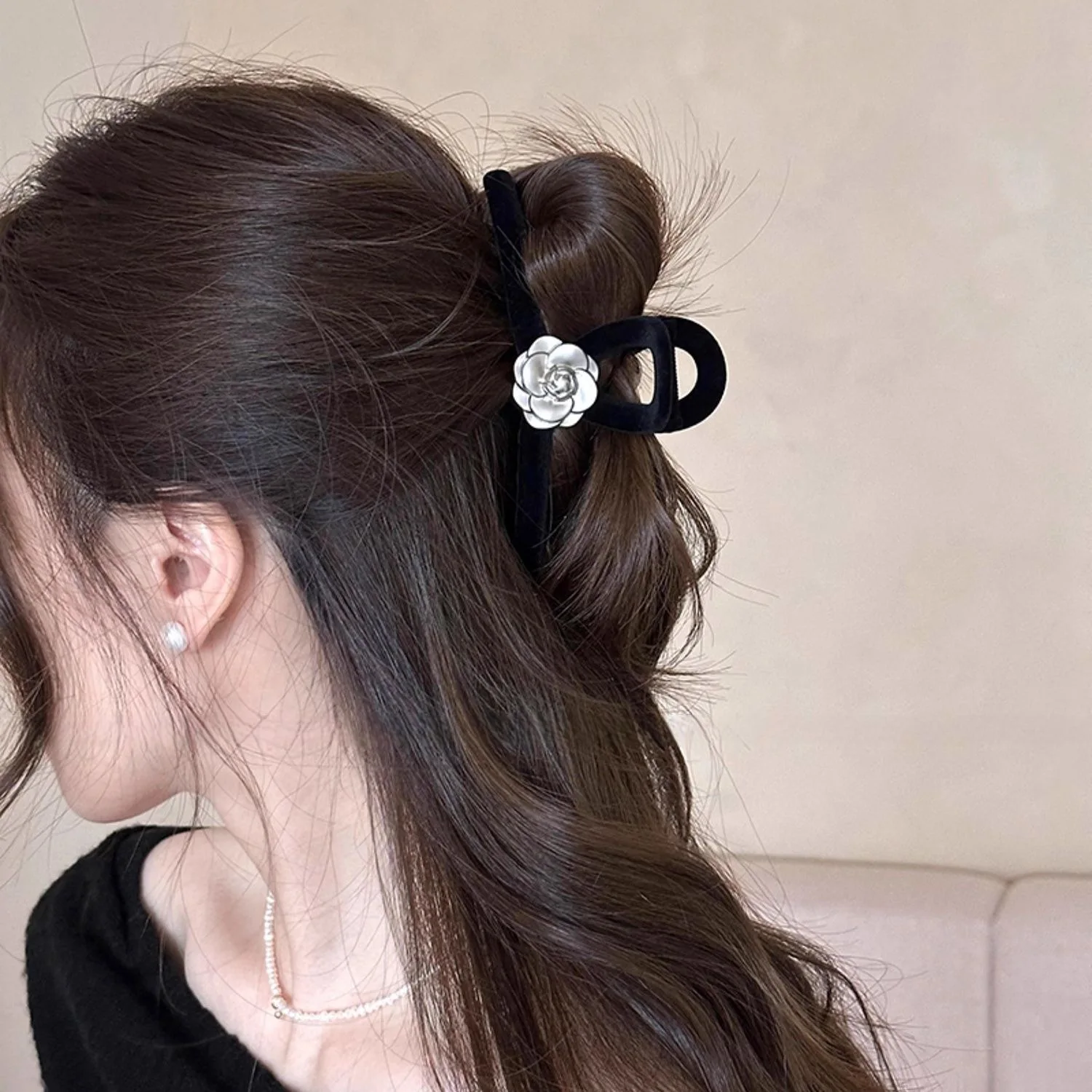 1pc Premium Matte Gray Camellia Velvet Hair Clip for Women, New Style Hairpin, Rear Hair Updo Shark Clip