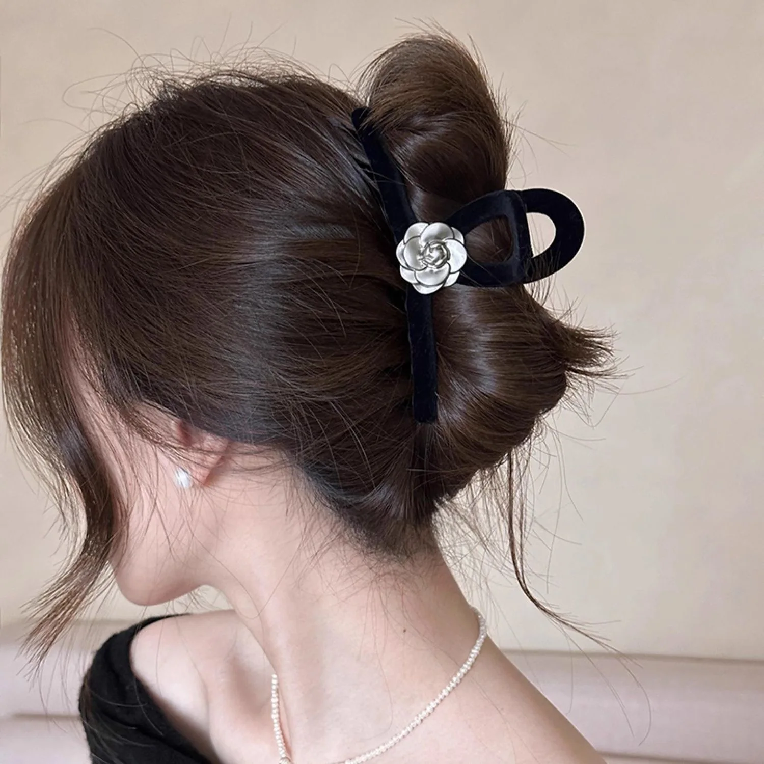 1pc Premium Matte Gray Camellia Velvet Hair Clip for Women, New Style Hairpin, Rear Hair Updo Shark Clip