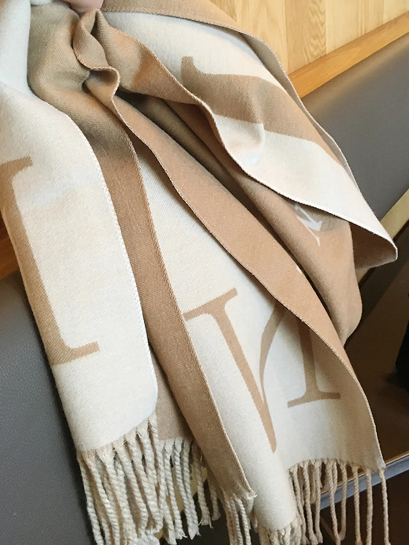 Korean Dongdaemun Scarf, Air Conditioning Shawl, Dual-Use for Women, Thick and Warm for Autumn and Winter, Double-Sided Cape, Versatile Soft and Cozy Neck Warmer