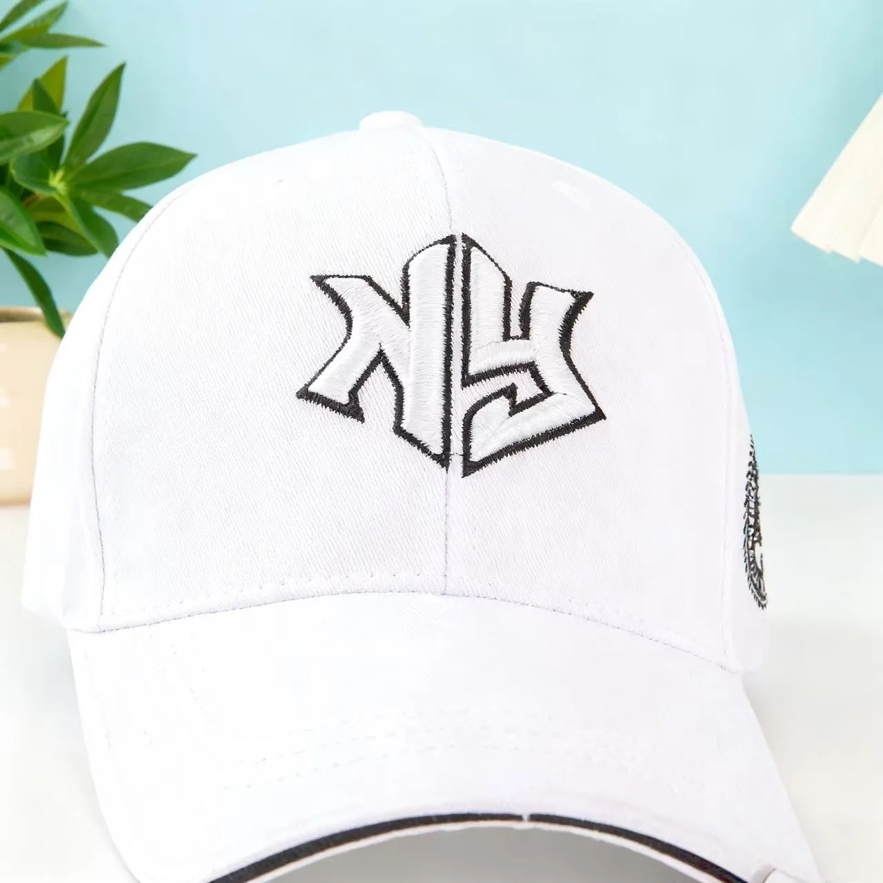 Classic New York Baseball Cap White - Unisex Dad Cap Adjustable Strap: Retro Sporty Style for Daily Wear, Outdoor Activities and