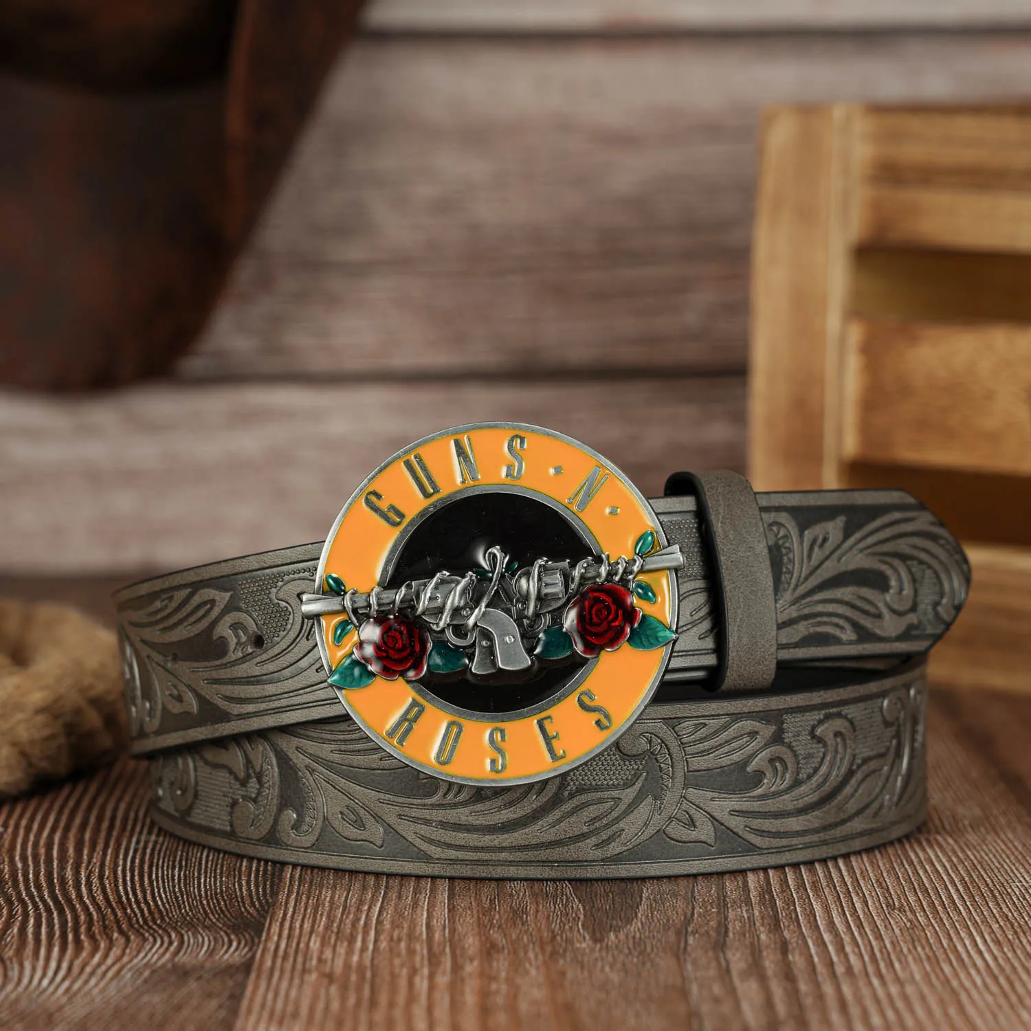 A Vintage PU Belt with Circular Thorny Rose Buckle and Phoenix Tail Pattern, Suitable for Both Men and Women
