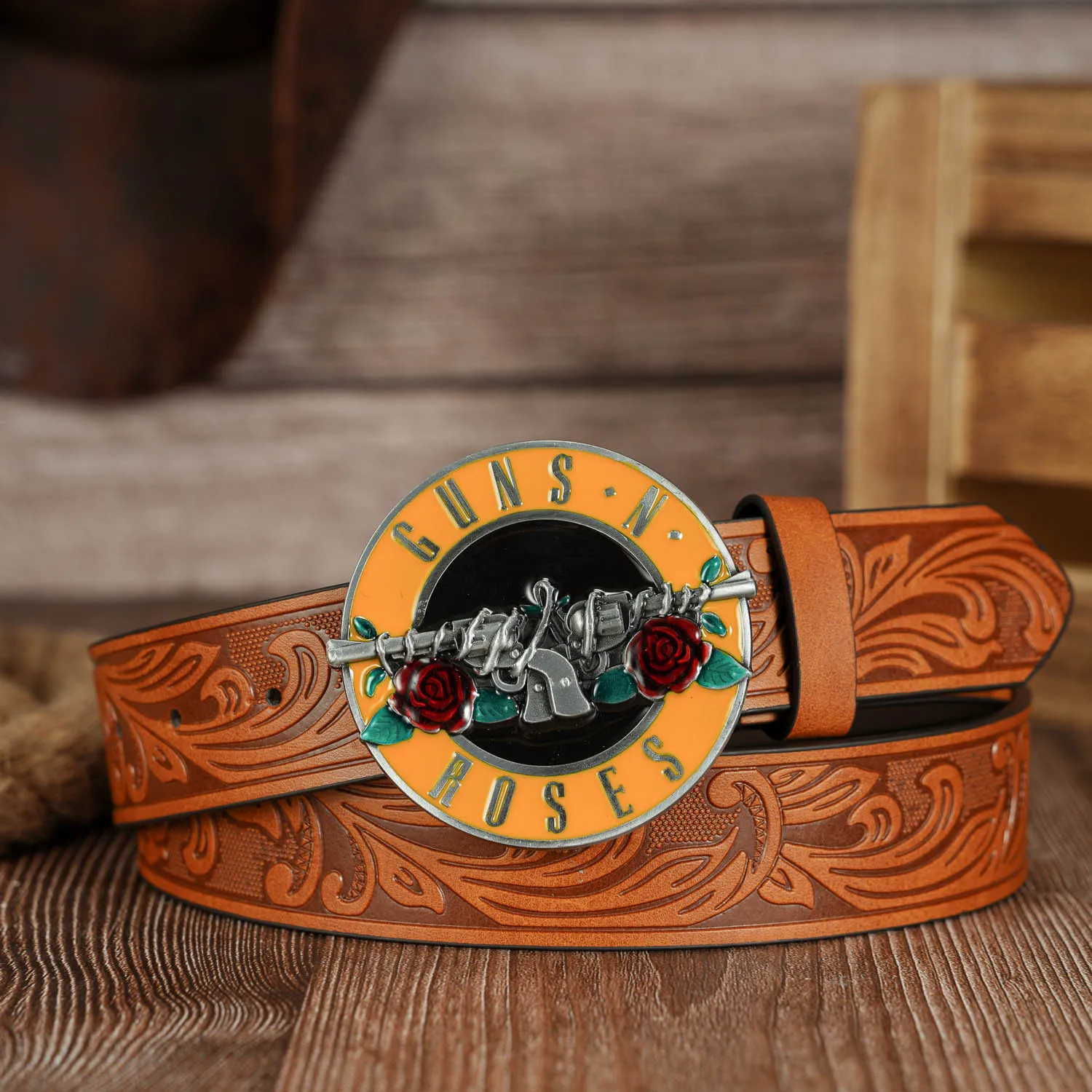 A Vintage PU Belt with Circular Thorny Rose Buckle and Phoenix Tail Pattern, Suitable for Both Men and Women