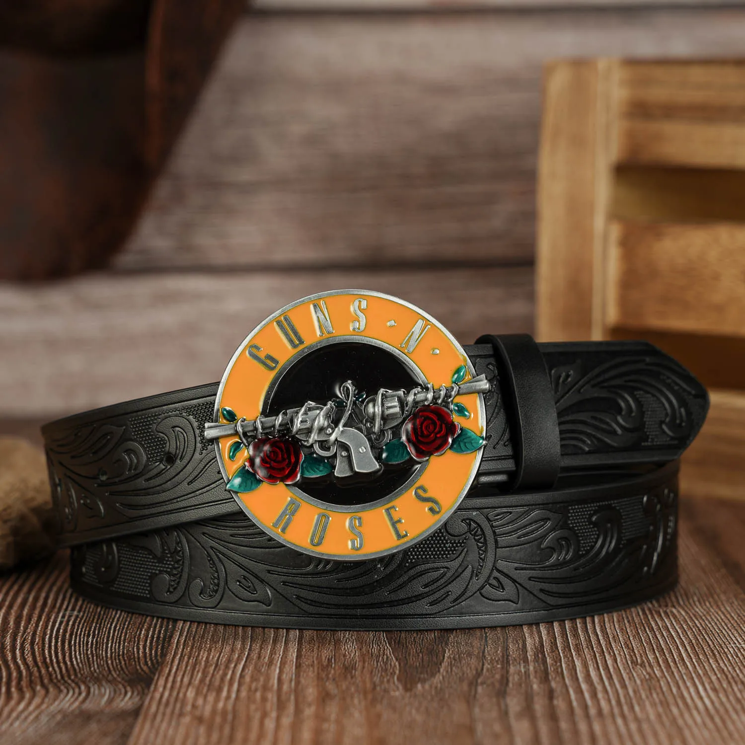A Vintage PU Belt with Circular Thorny Rose Buckle and Phoenix Tail Pattern, Suitable for Both Men and Women