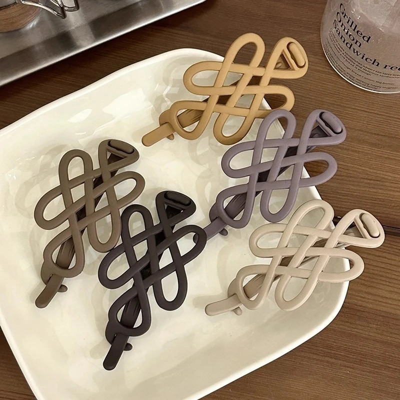 French Minimalist Twist Hair Clip – Hollow Barrette with Decorative Knot, Strong Hold Claw for Bun & Updo, Elegant Gift
