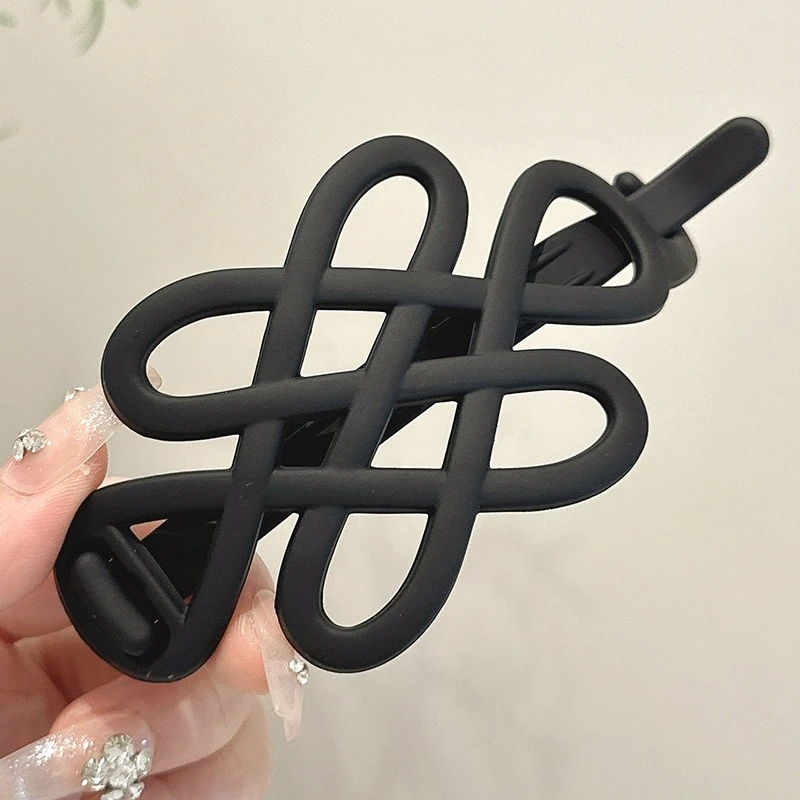 French Minimalist Twist Hair Clip – Hollow Barrette with Decorative Knot, Strong Hold Claw for Bun & Updo, Elegant Gift
