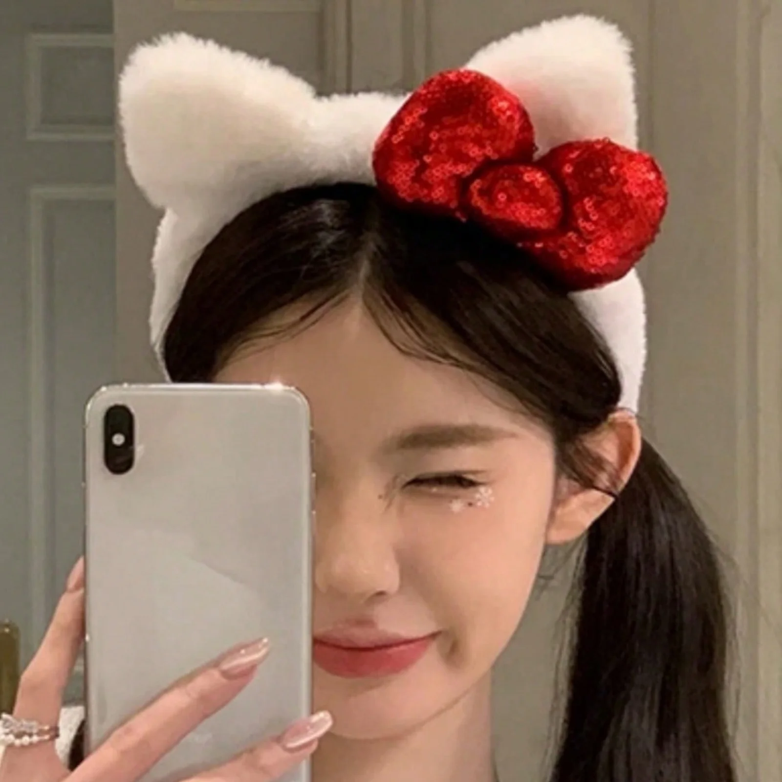 1PC Cat Ear Plush Hair Band, Casual Photo Hair Accessory, Hair Band with Bowknot, Polyester Material, Suitable for Winter (Fit F