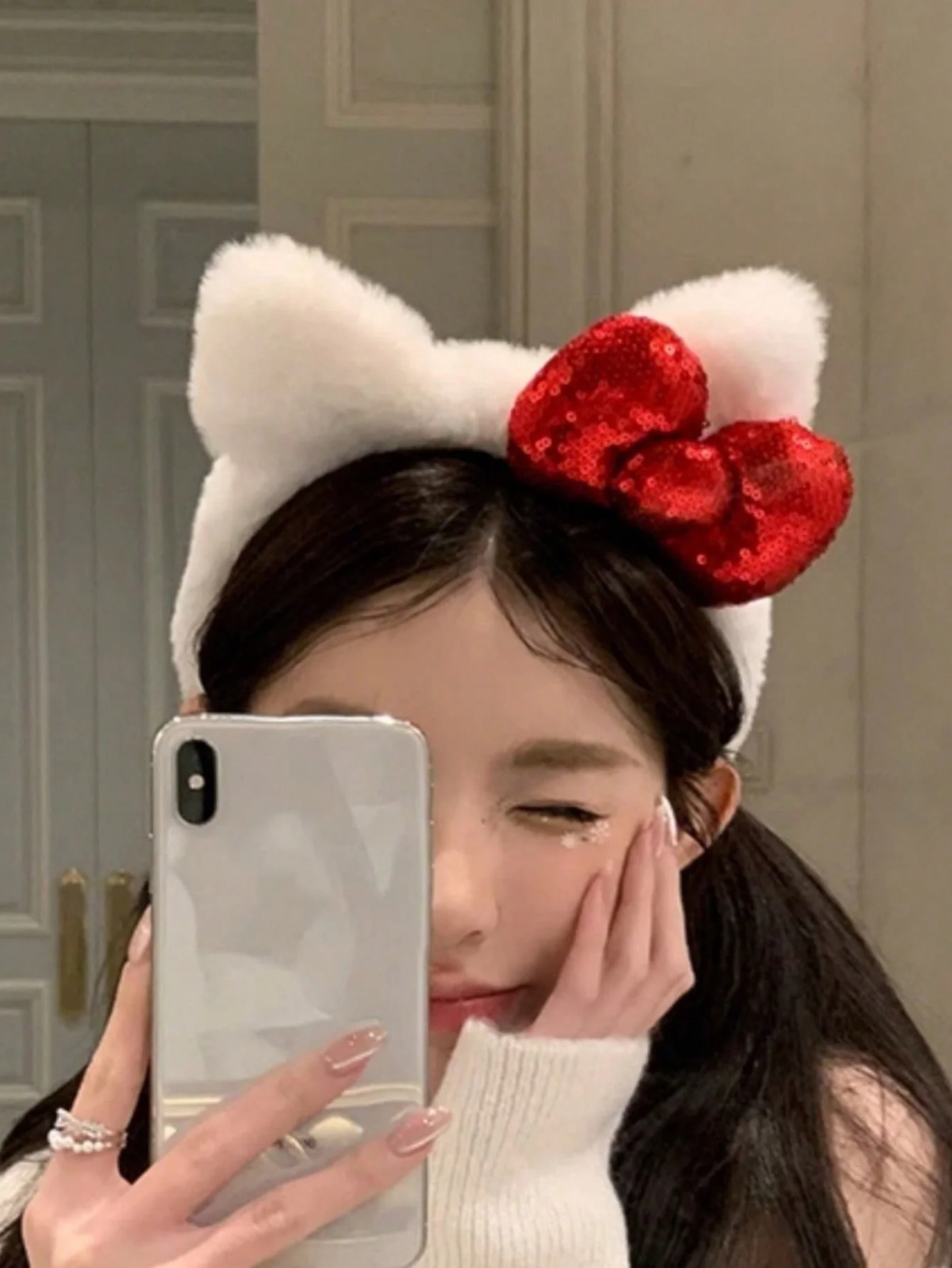 1PC Cat Ear Plush Hair Band, Casual Photo Hair Accessory, Hair Band with Bowknot, Polyester Material, Suitable for Winter (Fit F