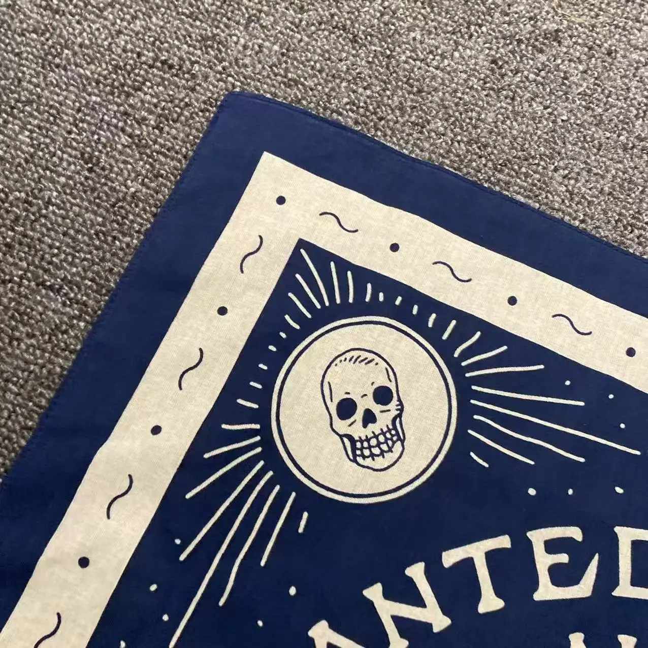 Retro skull print square scarf trendy brand street scarf cotton hiphop street dance motorcycle headscarf sunshade scarf face sca