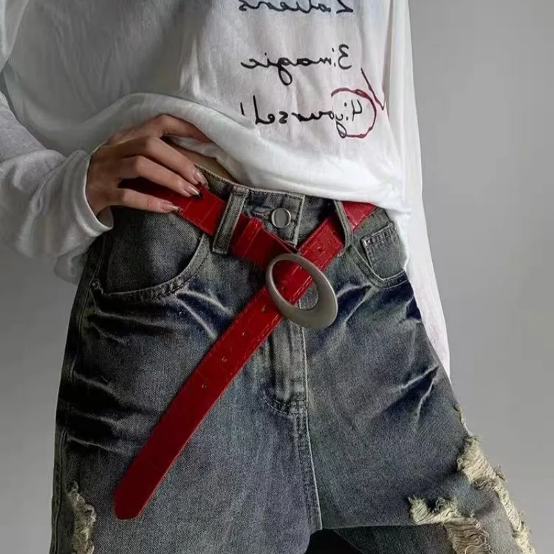 American retro belt women's Y2K oval buckle red crocodile pattern with jeans, high-end simple accessory belt