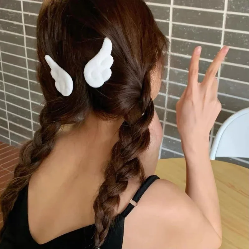 Fairy Angel Wing Hair Clip Y2K White Hairpin for Girls Women Cute Cosplay Hair Clips for Women Barrette Party Hair Accessorie