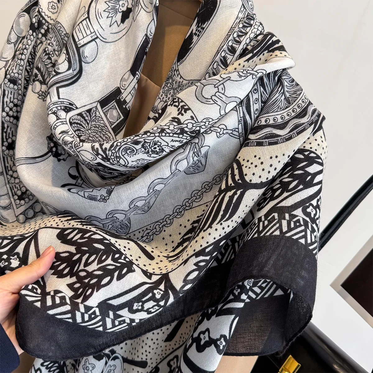 130*130cm Beach Wraps Large Shawl Women Summer Chain Printed Square Scarf Luxury Scarves Bandanas Elegant Hijab