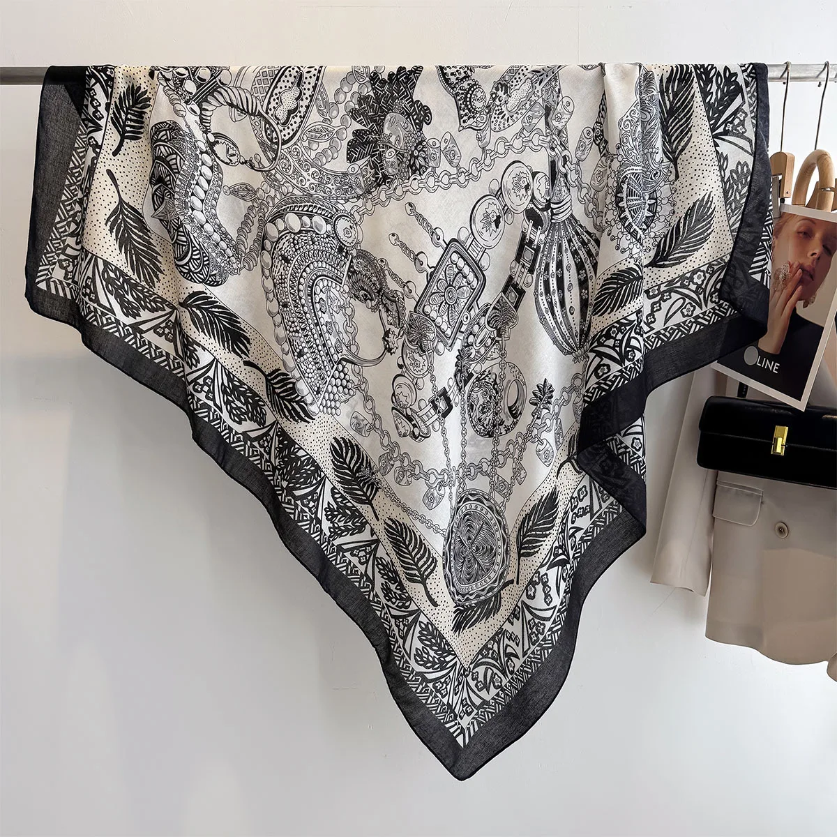 130*130cm Beach Wraps Large Shawl Women Summer Chain Printed Square Scarf Luxury Scarves Bandanas Elegant Hijab