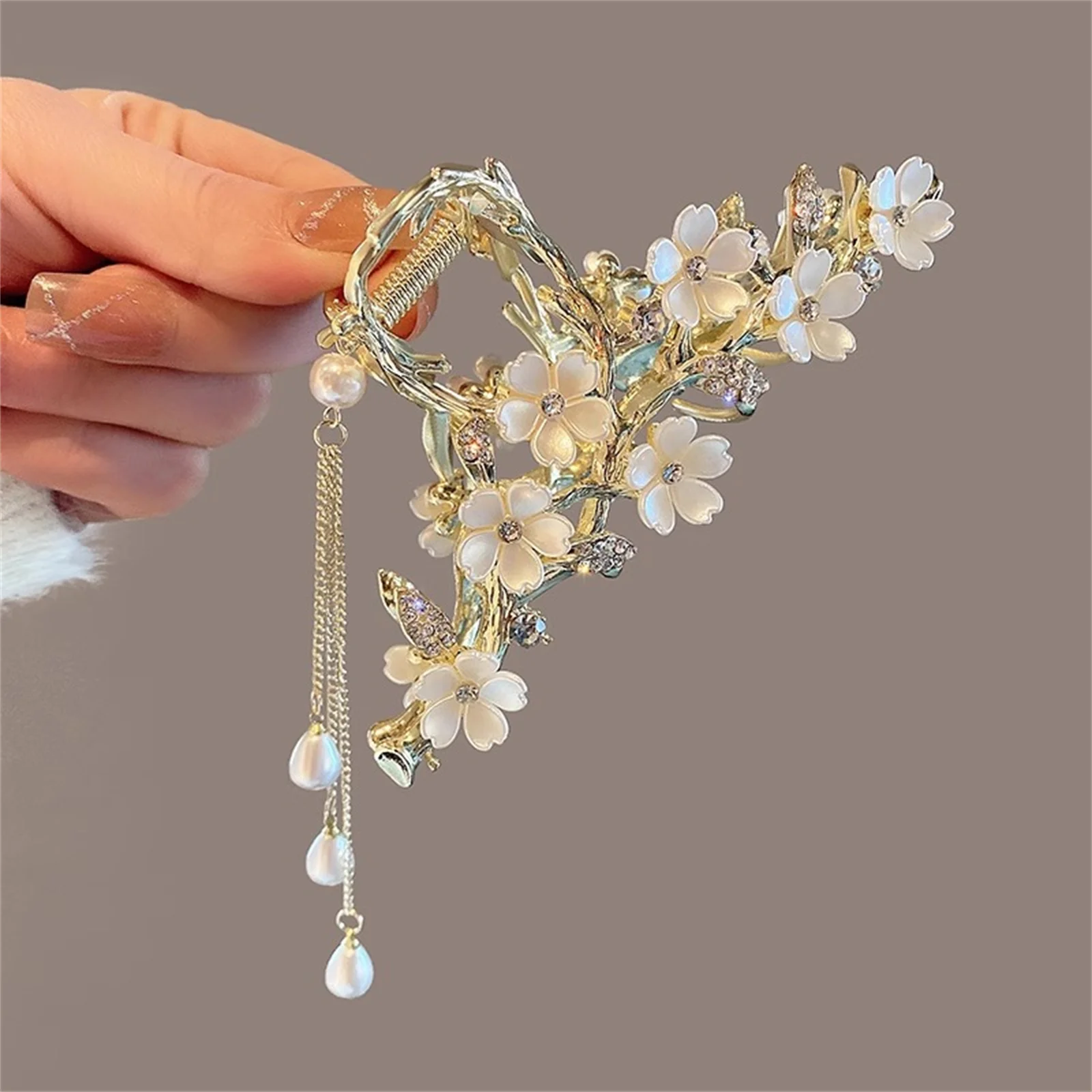 Floral Hair Claw with Tassels Floral Shark Hair Clip for Women Updo Bun Simple Style Stable Grip Claw Clip