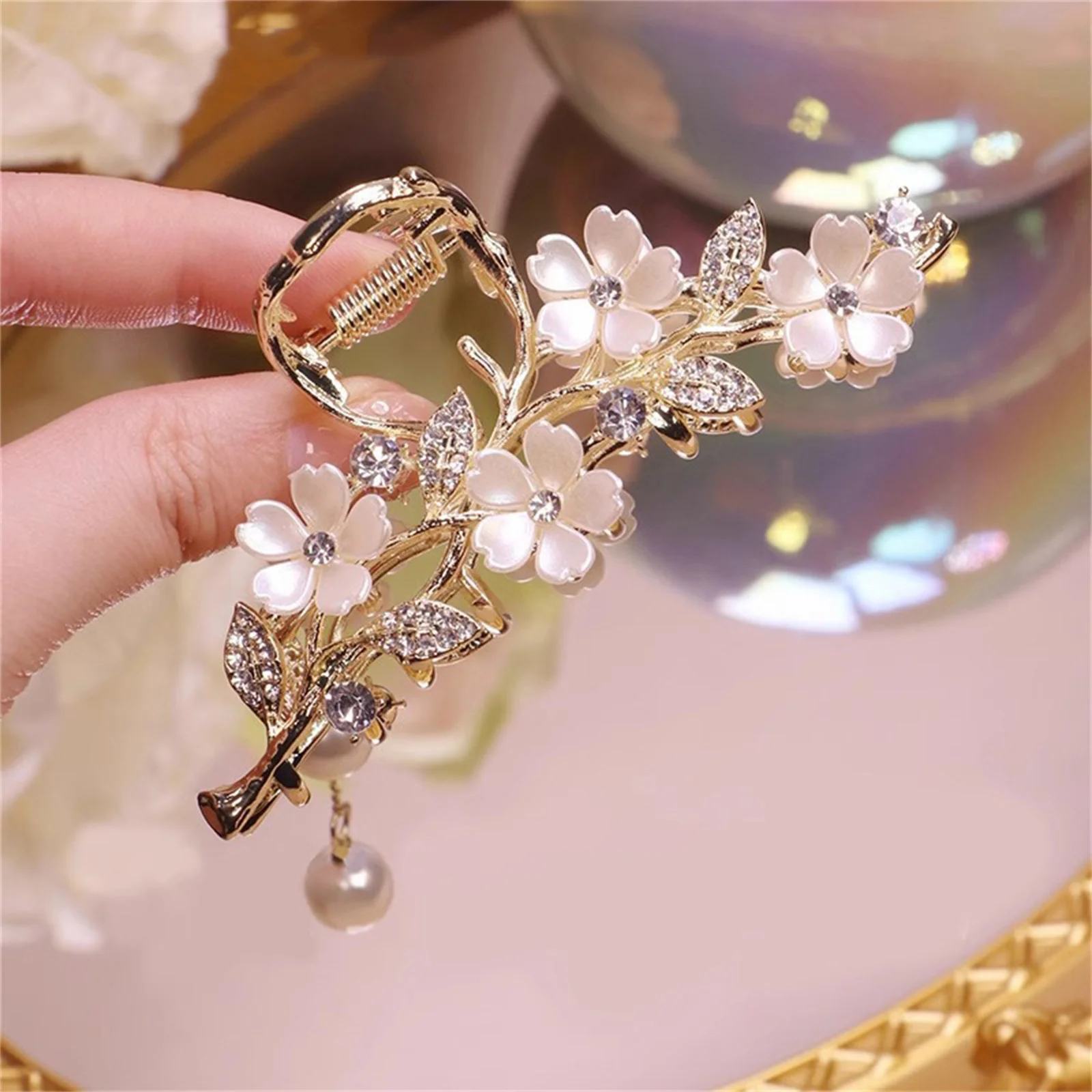 Floral Hair Claw with Tassels Floral Shark Hair Clip for Women Updo Bun Simple Style Stable Grip Claw Clip