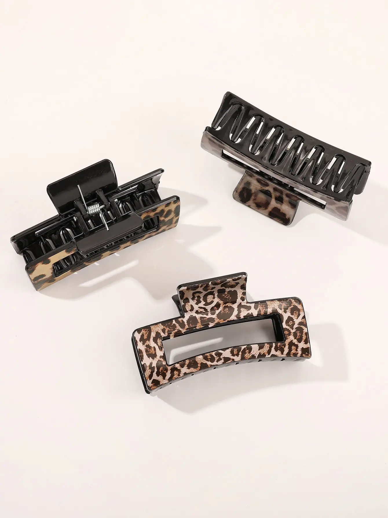 3Pcs Leopard Print Design Hair Claw Clips,3.5Inch Hair Jaw Clips,Fashion Vintage Hair Accessories for Women Girls