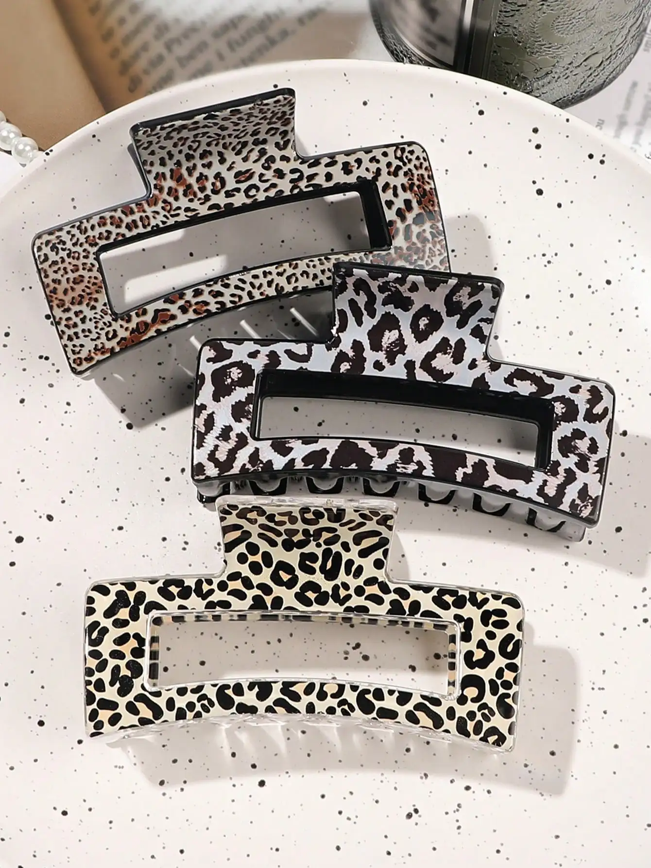 3Pcs Leopard Print Design Hair Claw Clips,3.5Inch Hair Jaw Clips,Fashion Vintage Hair Accessories for Women Girls