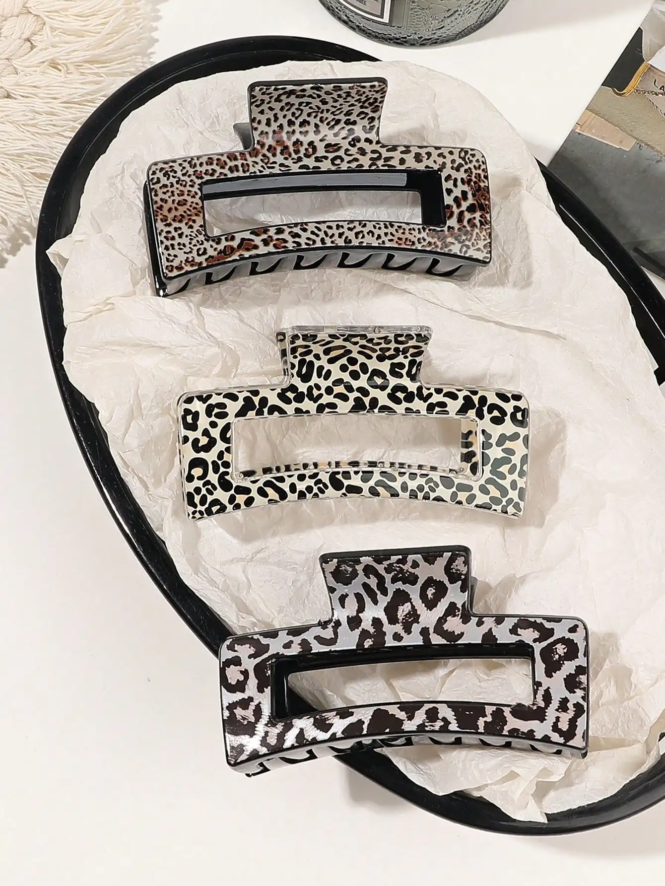 3Pcs Leopard Print Design Hair Claw Clips,3.5Inch Hair Jaw Clips,Fashion Vintage Hair Accessories for Women Girls
