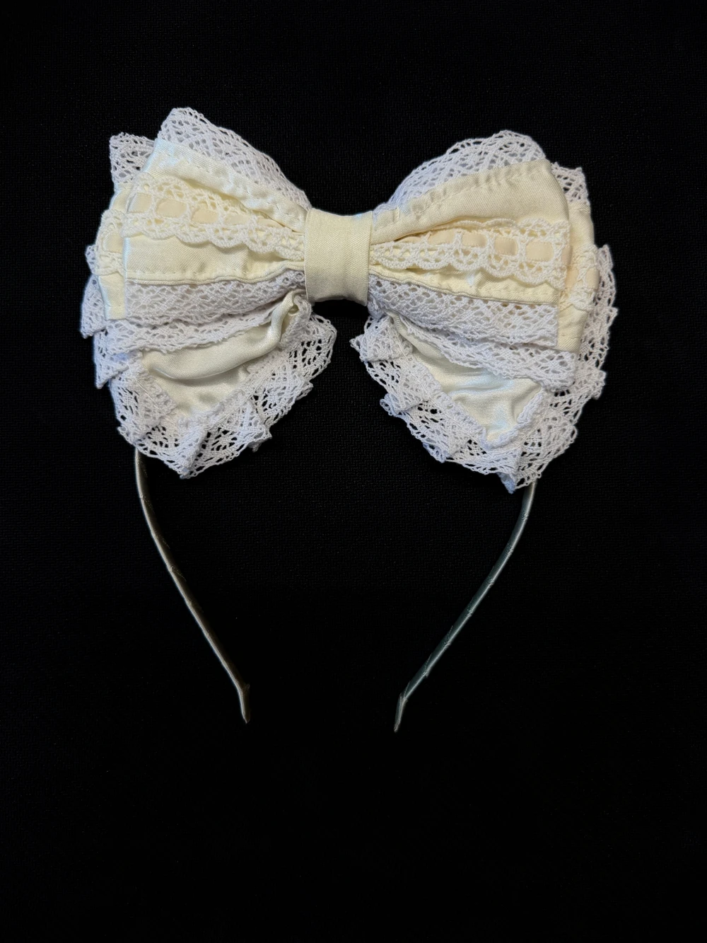 White Bow Lace Headband Sweet and Cute French Retro Headband Lolita Style Photo Prop Hair Accessory Suitable for Women and Girls