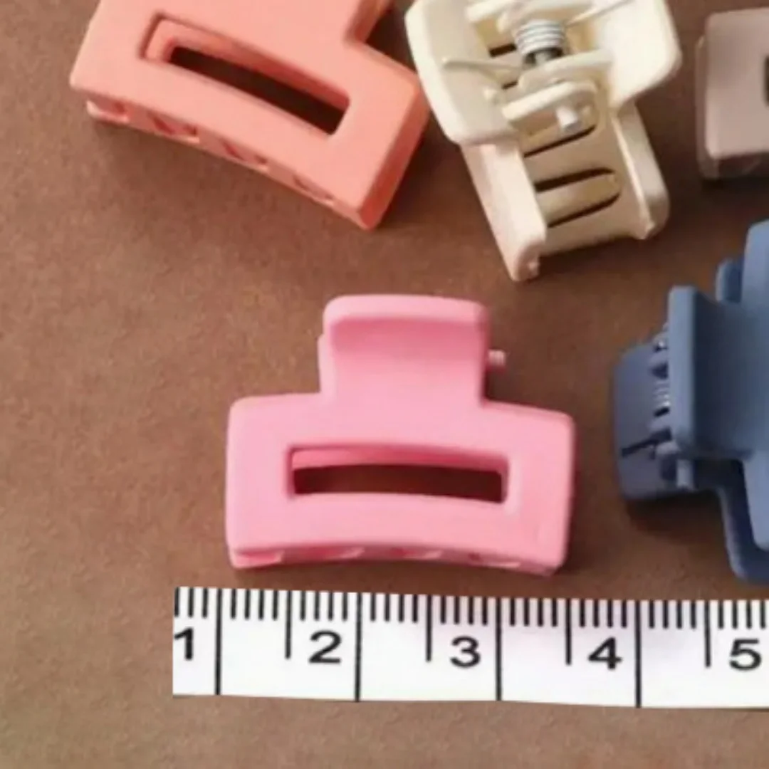 20 PCs Solid Color Matte Hollow Hair Claw Clip Candy Color Catch Barrettes Stylish Hair Accessories Suitable for Women