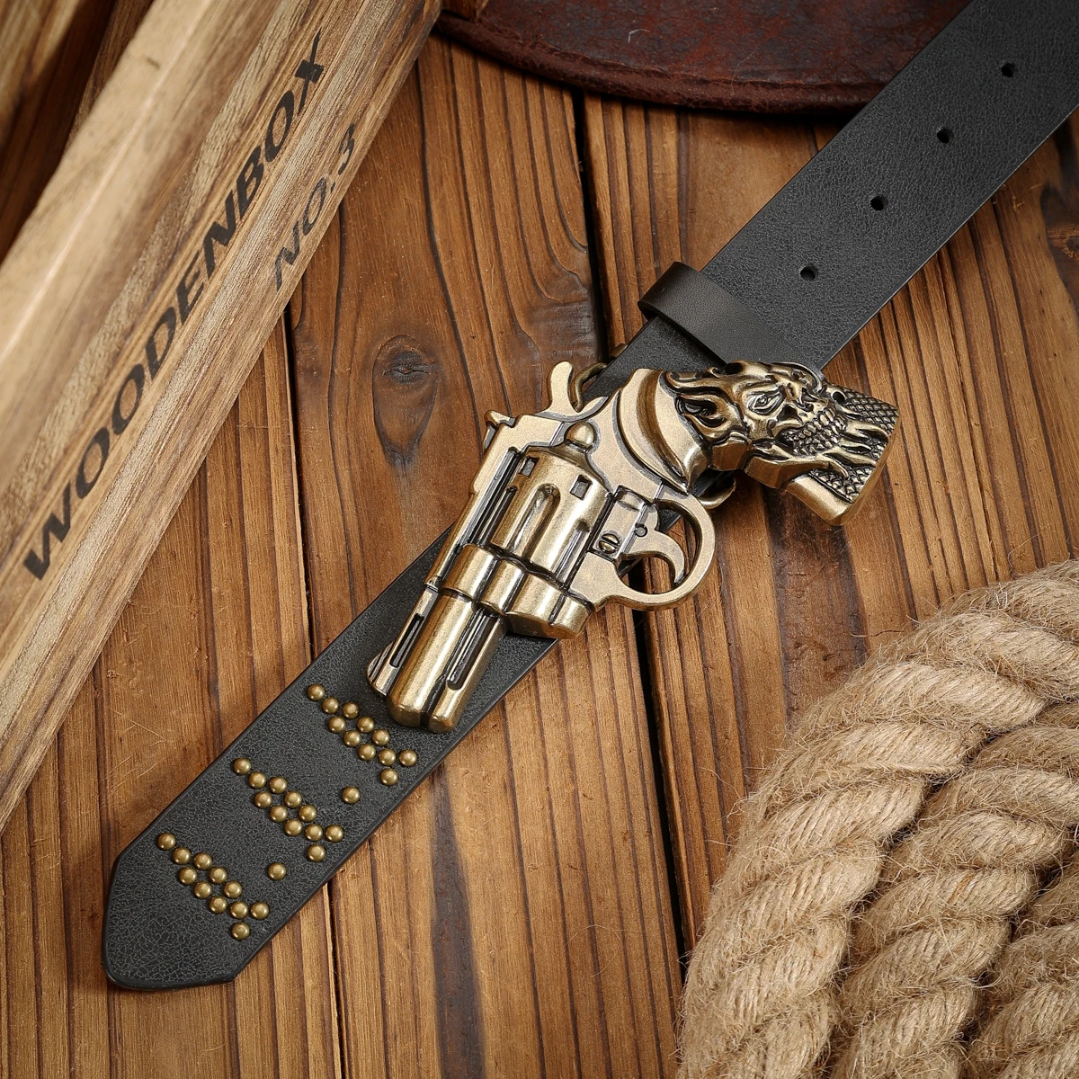 A Unisex Western-style PU Belt with Buckles, Bohemian Style, Casual and Retro, Suitable for Daily Wear When Going Out