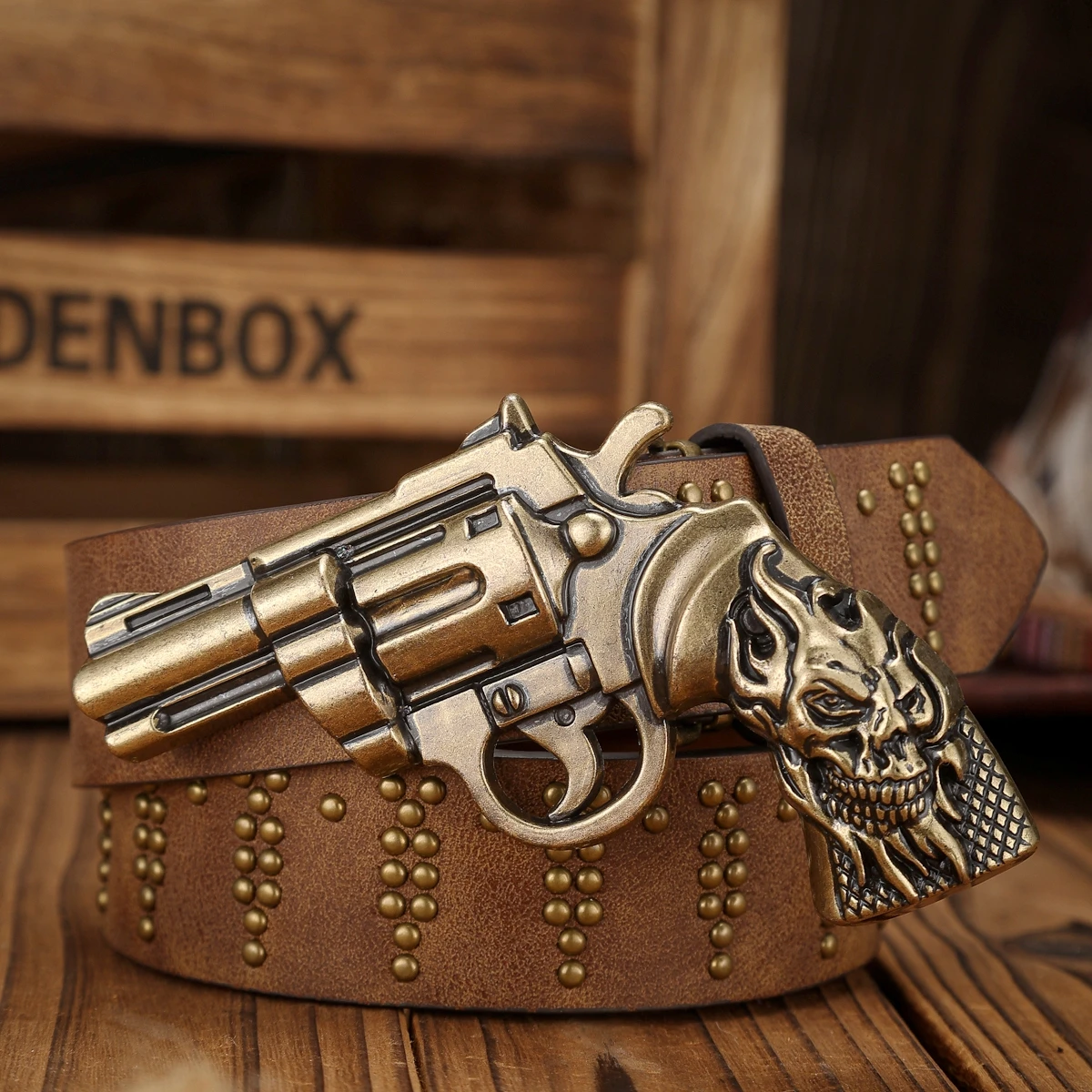 A Unisex Western-style PU Belt with Buckles, Bohemian Style, Casual and Retro, Suitable for Daily Wear When Going Out