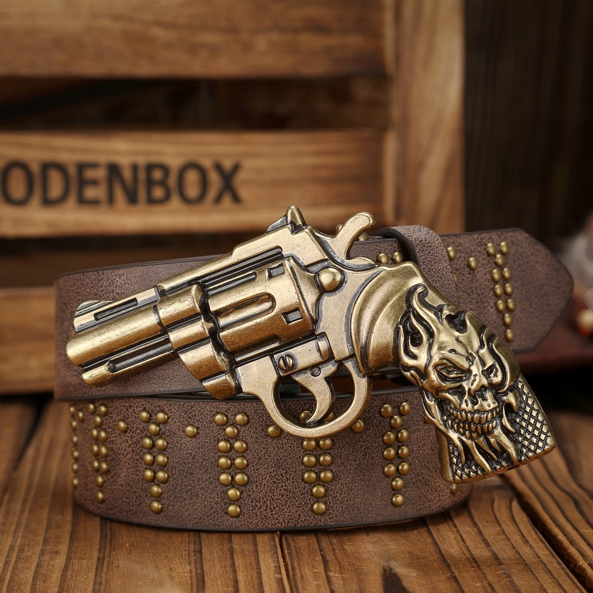 A Unisex Western-style PU Belt with Buckles, Bohemian Style, Casual and Retro, Suitable for Daily Wear When Going Out