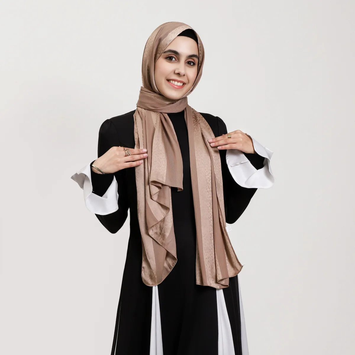 Elegant Muslim Hijab Women Bohemian Soft Satin Islam Ramadan Hijabs Foulard Femme Shawl Wrap Scarf Headscarf Bufanda Headband