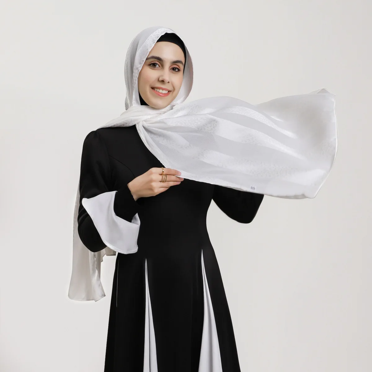 Elegant Muslim Hijab Women Bohemian Soft Satin Islam Ramadan Hijabs Foulard Femme Shawl Wrap Scarf Headscarf Bufanda Headband