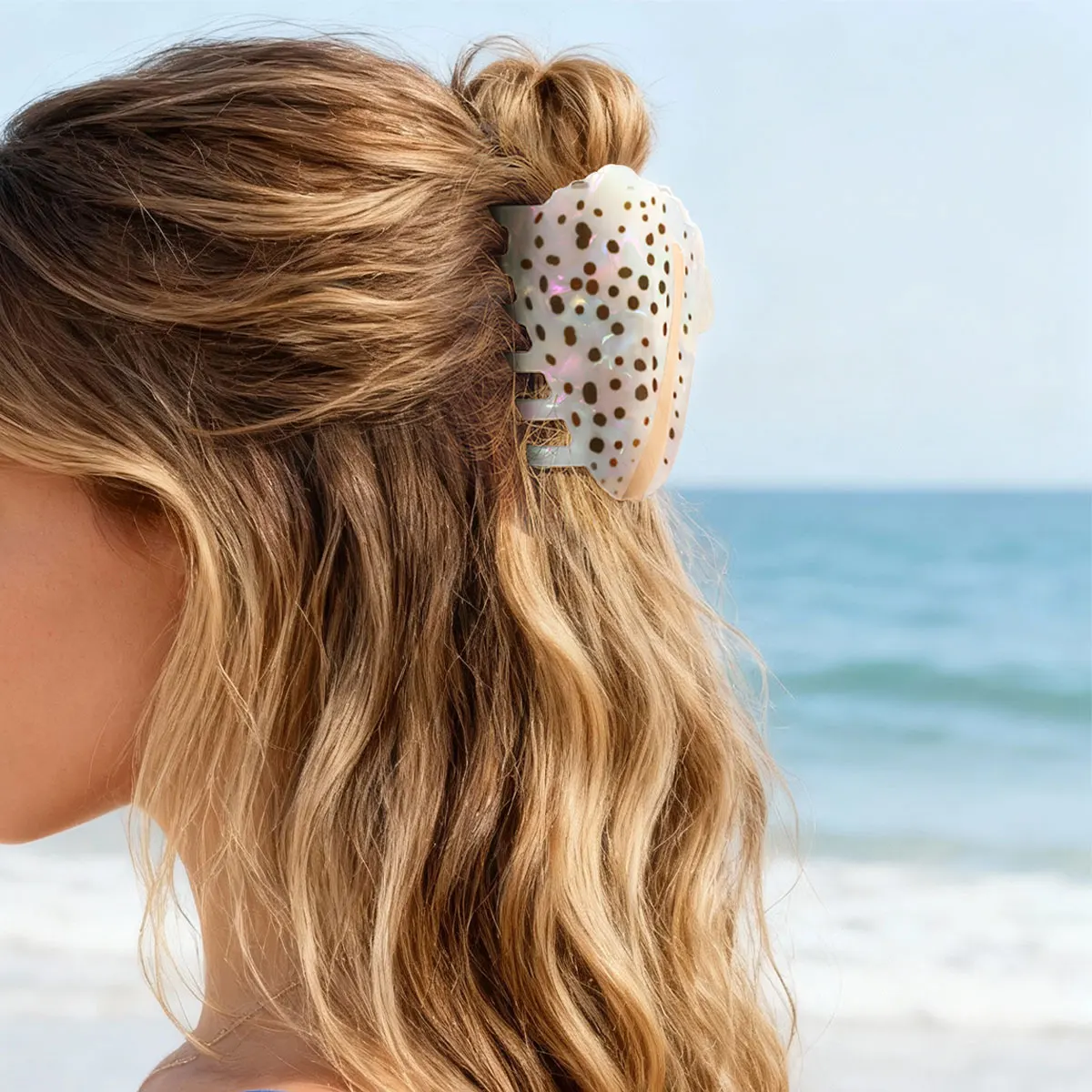 1 piece personalised Hebrew Cone Shell and a Textile Cone shell hair claw for Hawaii sumer holiday