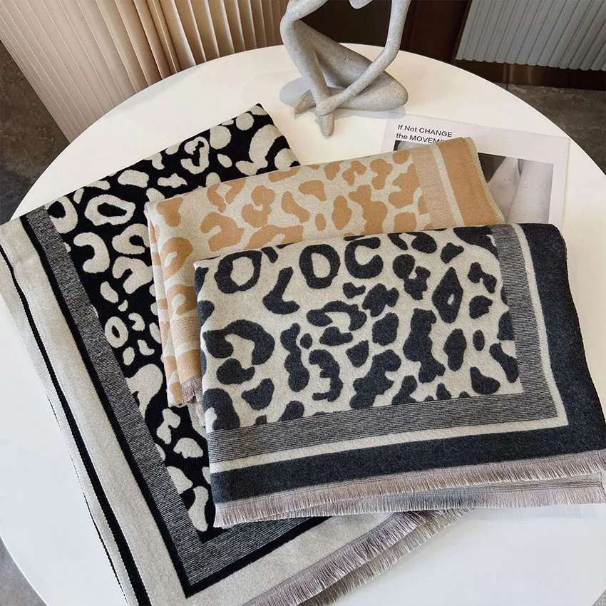 1pc Women's double-sided leopard jacquard imitation cashmere scarf Fashionable color matching leopard warm shawl scarf with tass